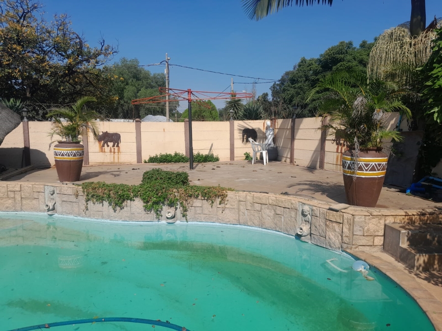 4 Bedroom Property for Sale in Oos Einde North West